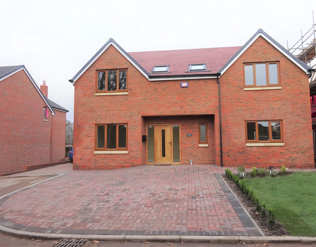 Groomscroft front