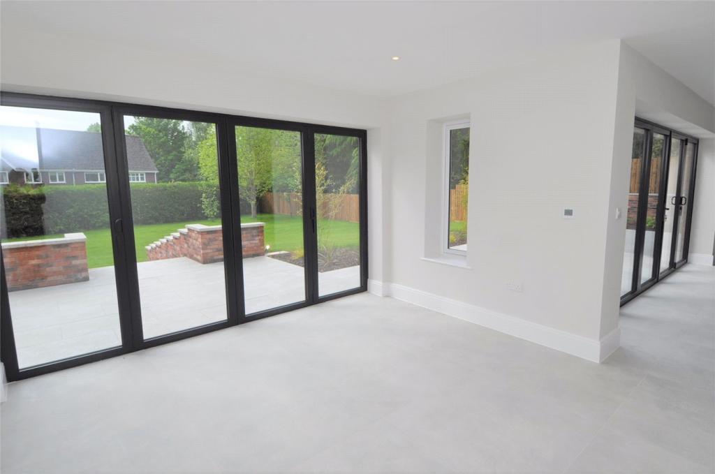Caldy dining area 1